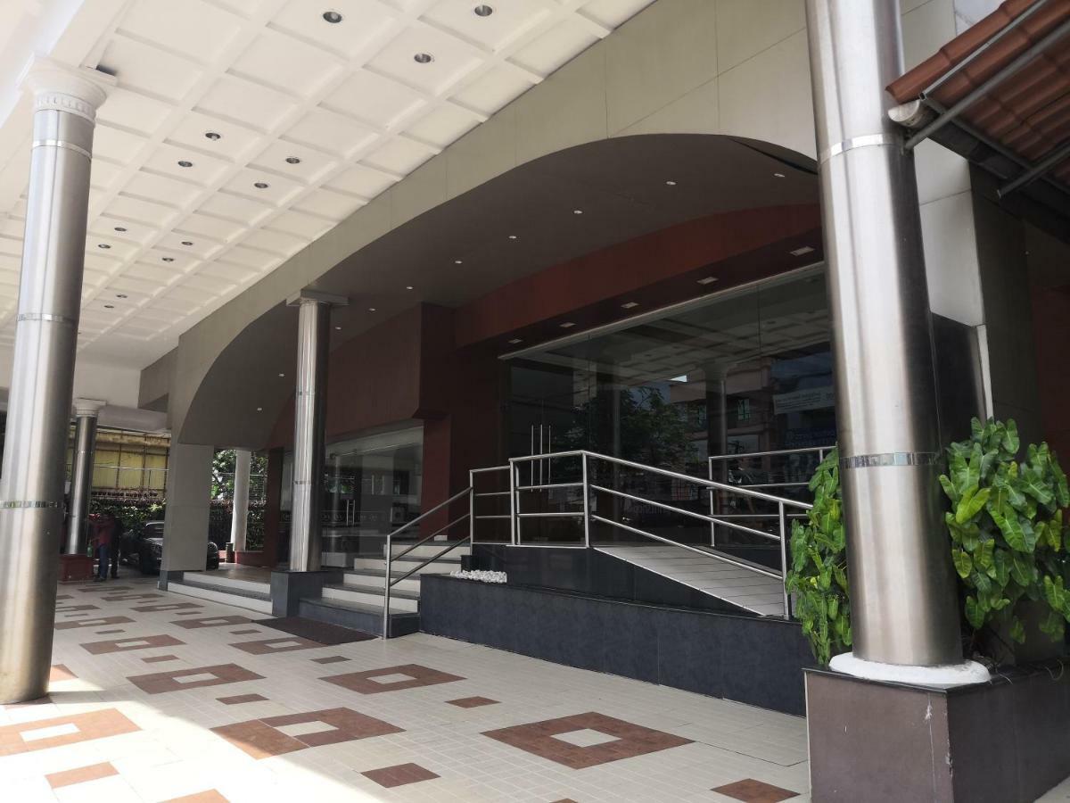 总统酒店 Kochi 外观 照片