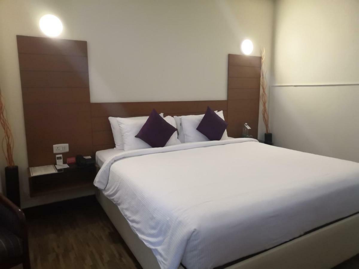 总统酒店 Kochi 外观 照片