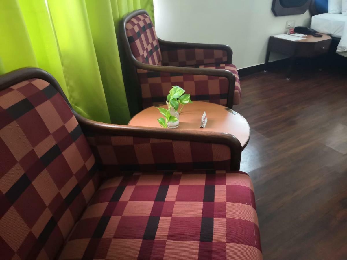 总统酒店 Kochi 外观 照片